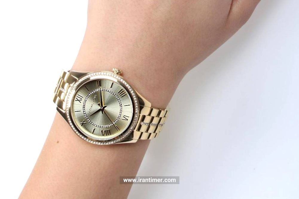 خریداران ساعت مچی زنانه مایکل کورس مدل MK3719 چه افرادی هستند؟